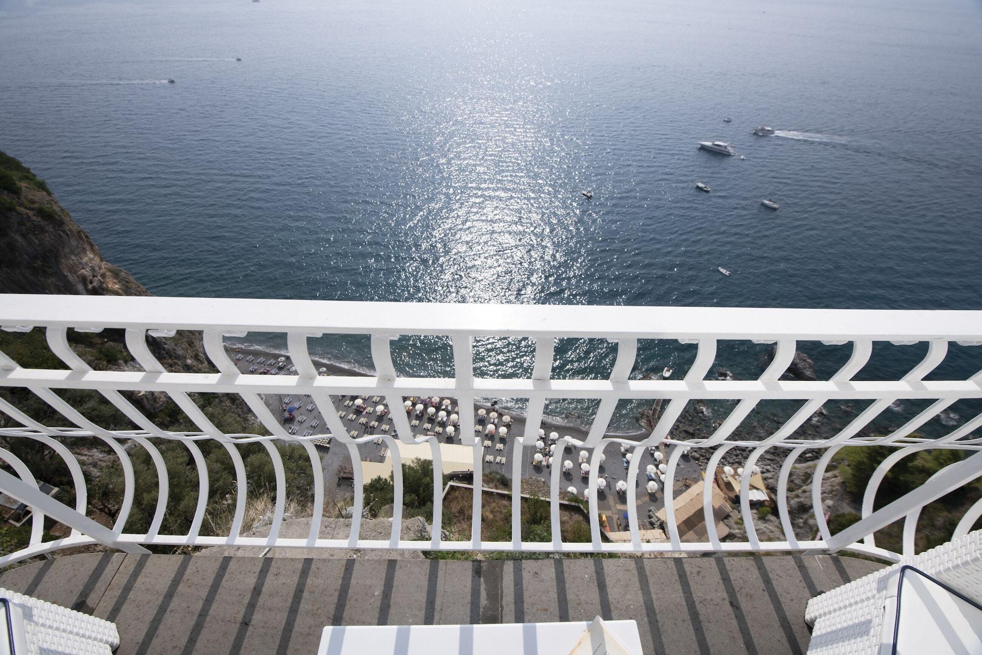 Hotel La Ninfa Amalfi Exterior foto